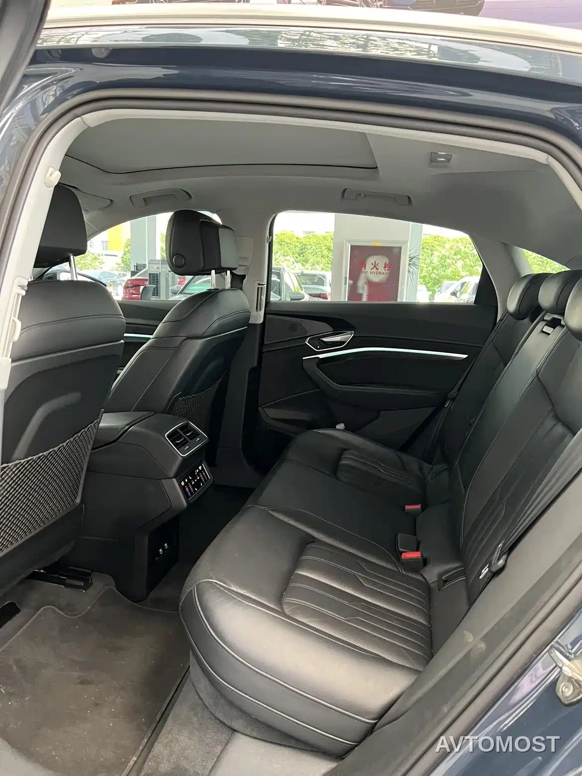Audi e-tron (Import) 2021 Sportback 55 quattro Selection — фото 12