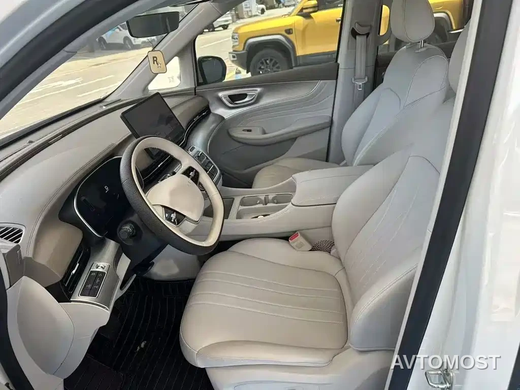 Roewe iMAX8 EV 2025 Model 1.5T DMH Land Premium Edition — фото 13