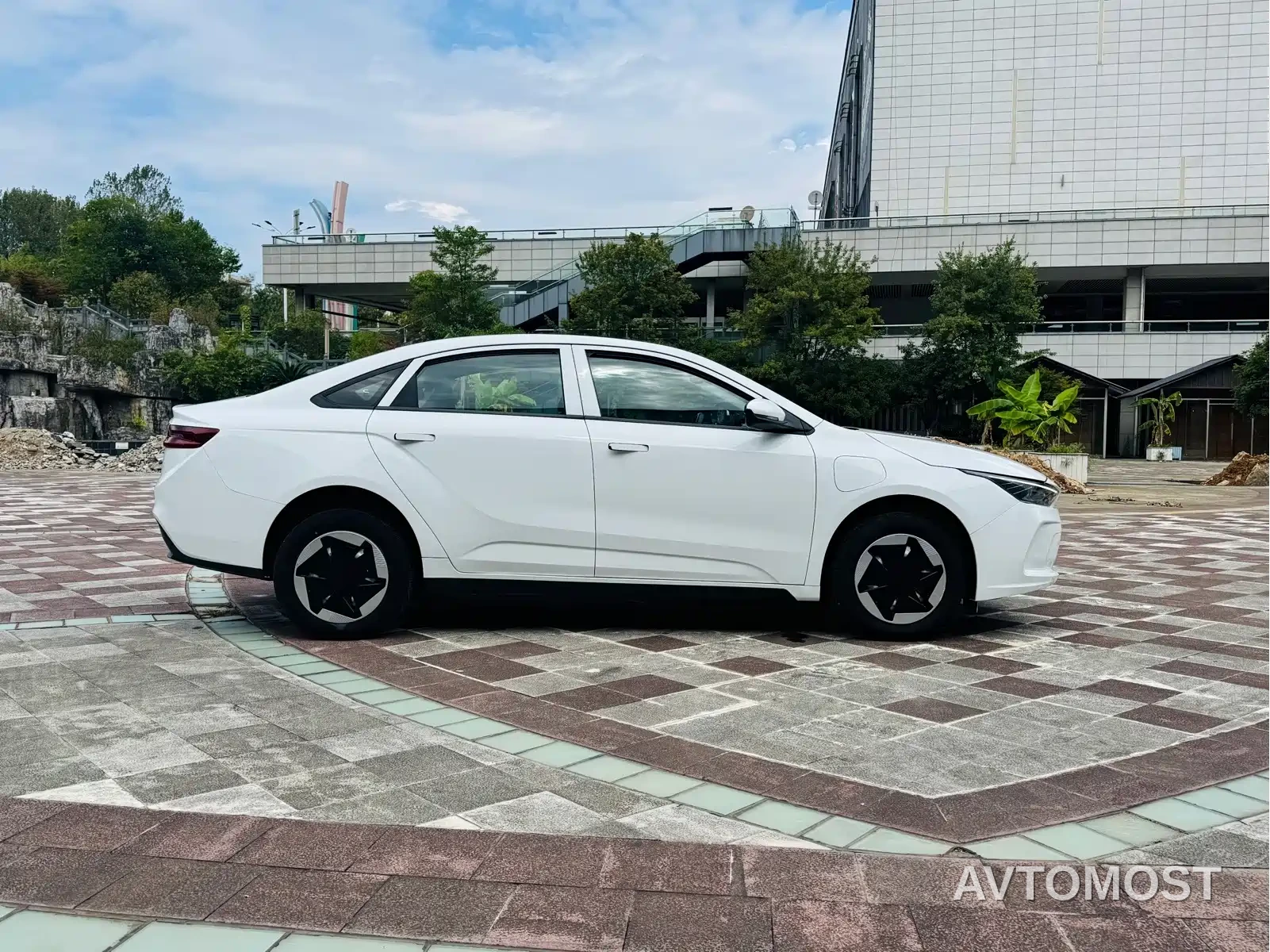 Geely Geometry A 2024 410KM Travel Edition — фото 5