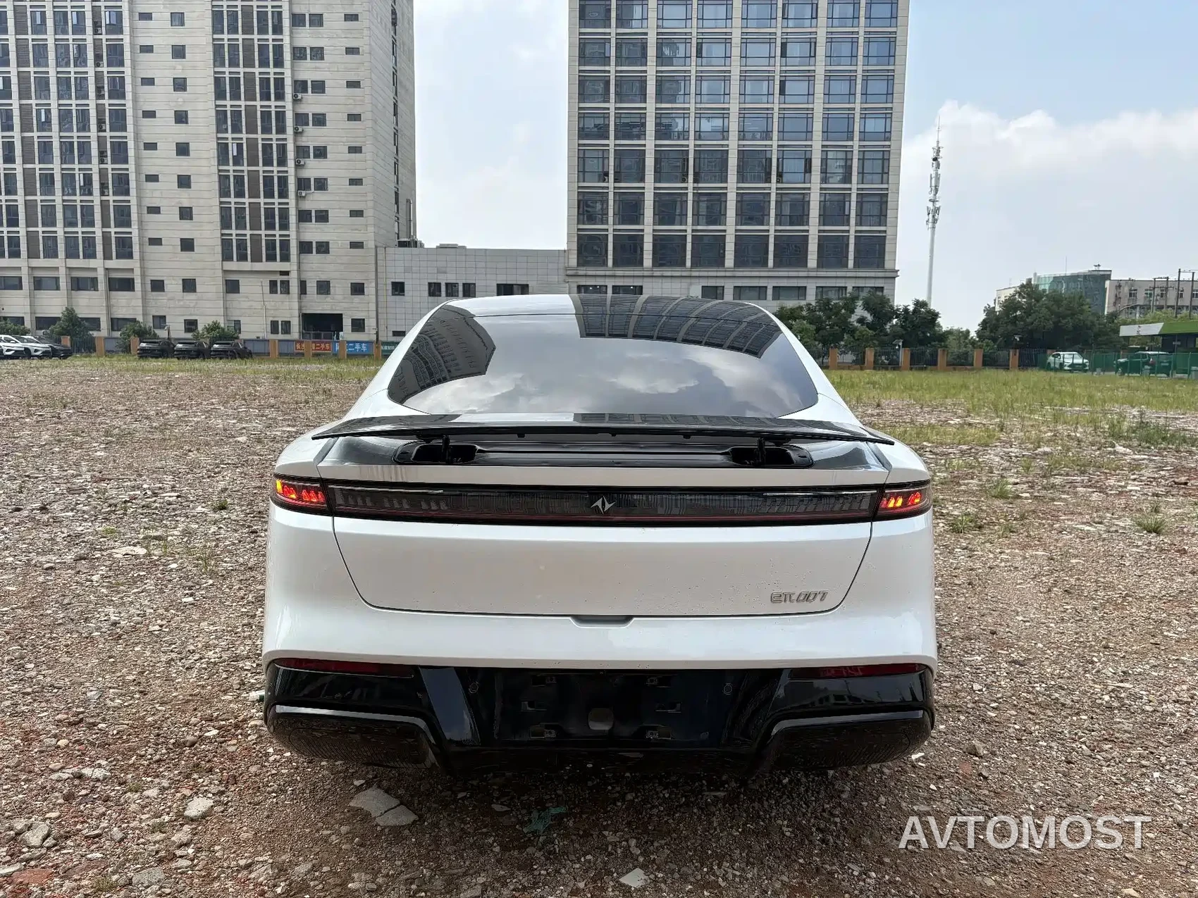 Dongfeng Yipai eπ007 2025 EREV 230Air Cruise Edition — фото 4