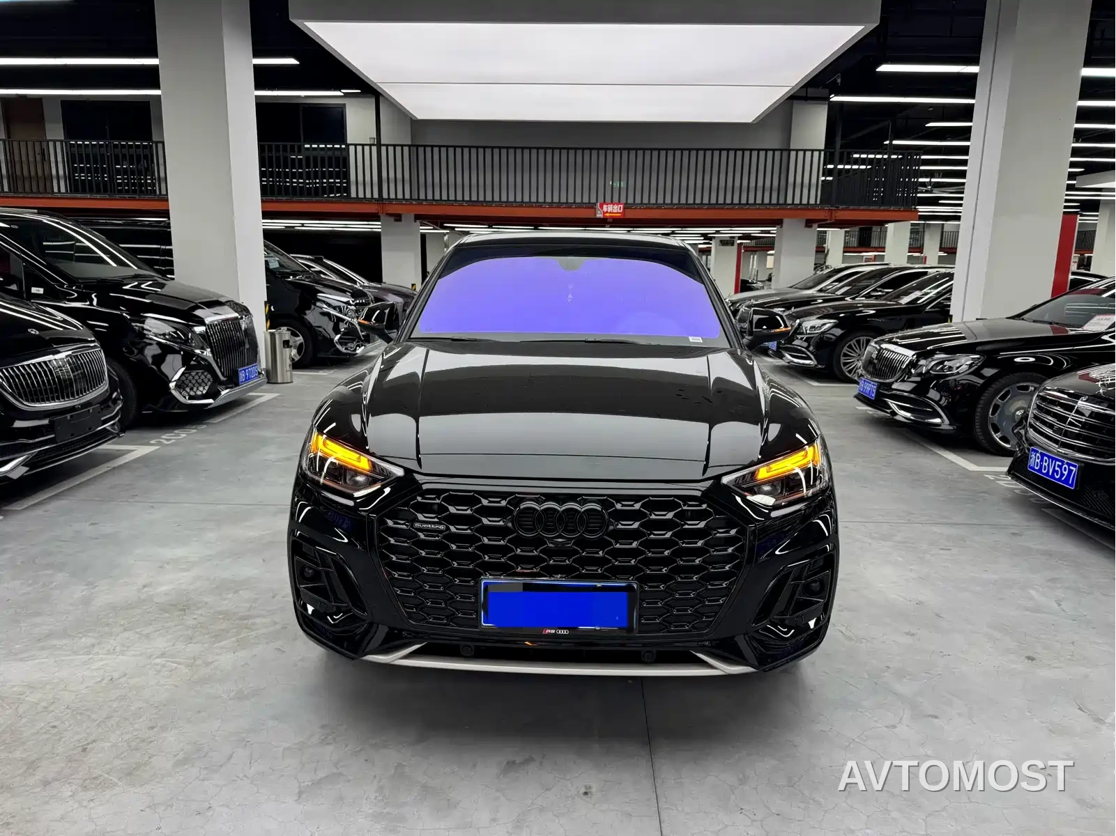 Audi Q5L Sportback 2025 quattro 45th Anniversary Collector's Edition 40 TFSI Luxury — фото 2