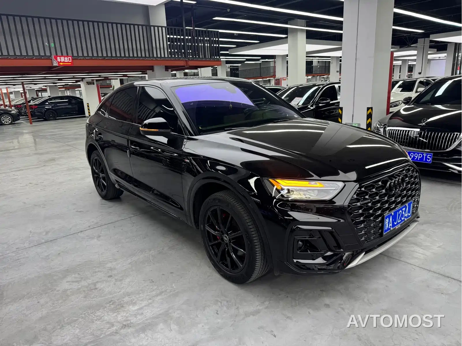 Audi Q5L Sportback 2025 quattro 45th Anniversary Collector's Edition 40 TFSI Luxury — фото 3