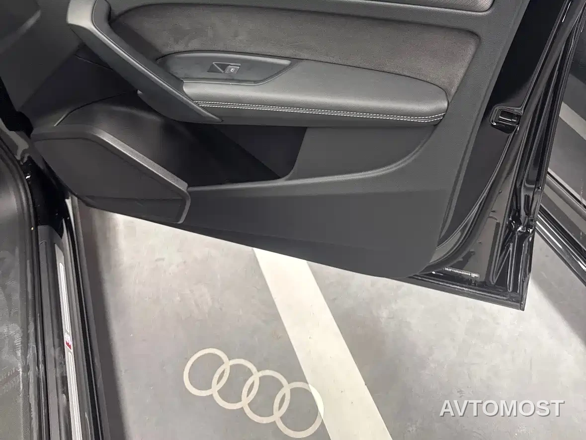 Audi Q5L Sportback 2025 quattro 45th Anniversary Collector's Edition 40 TFSI Luxury — фото 8