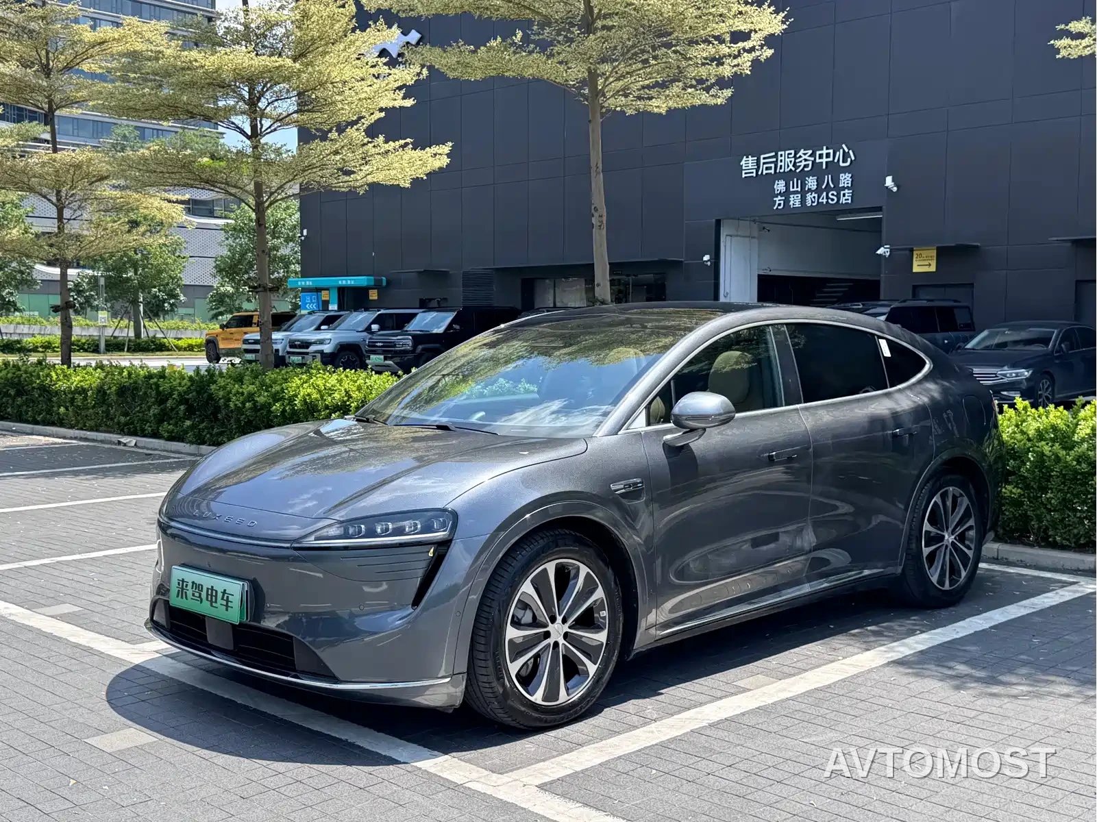 Zhijie Luxeed R7 2025 Extended Range 251km Pro — фото 1
