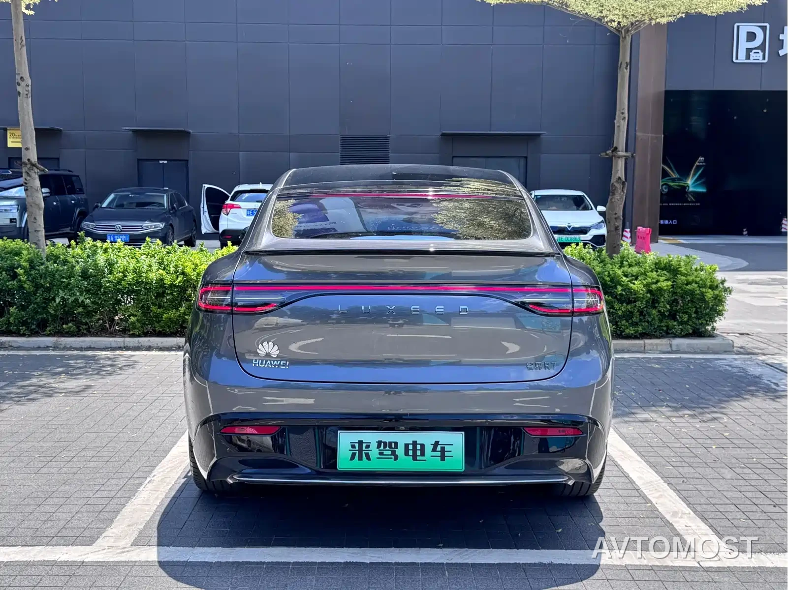 Zhijie Luxeed R7 2025 Extended Range 251km Pro — фото 7