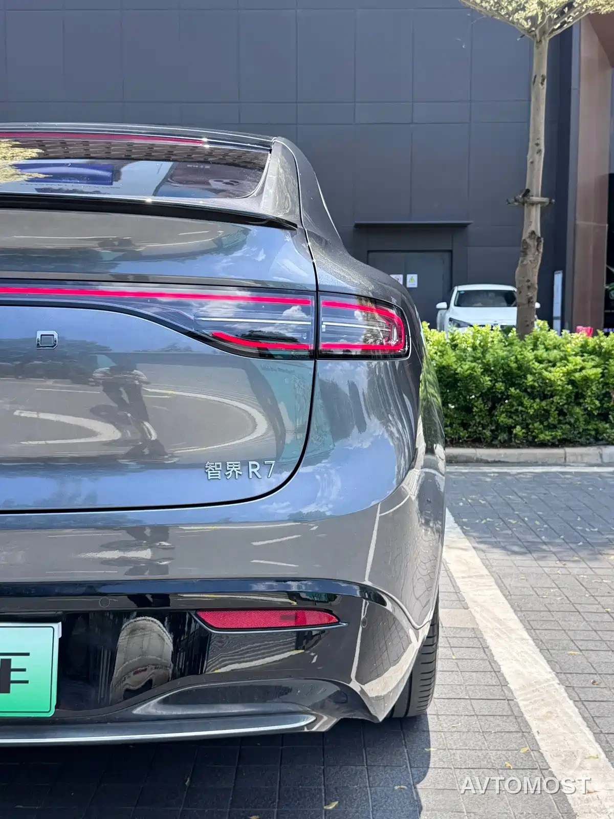 Zhijie Luxeed R7 2025 Extended Range 251km Pro — фото 9