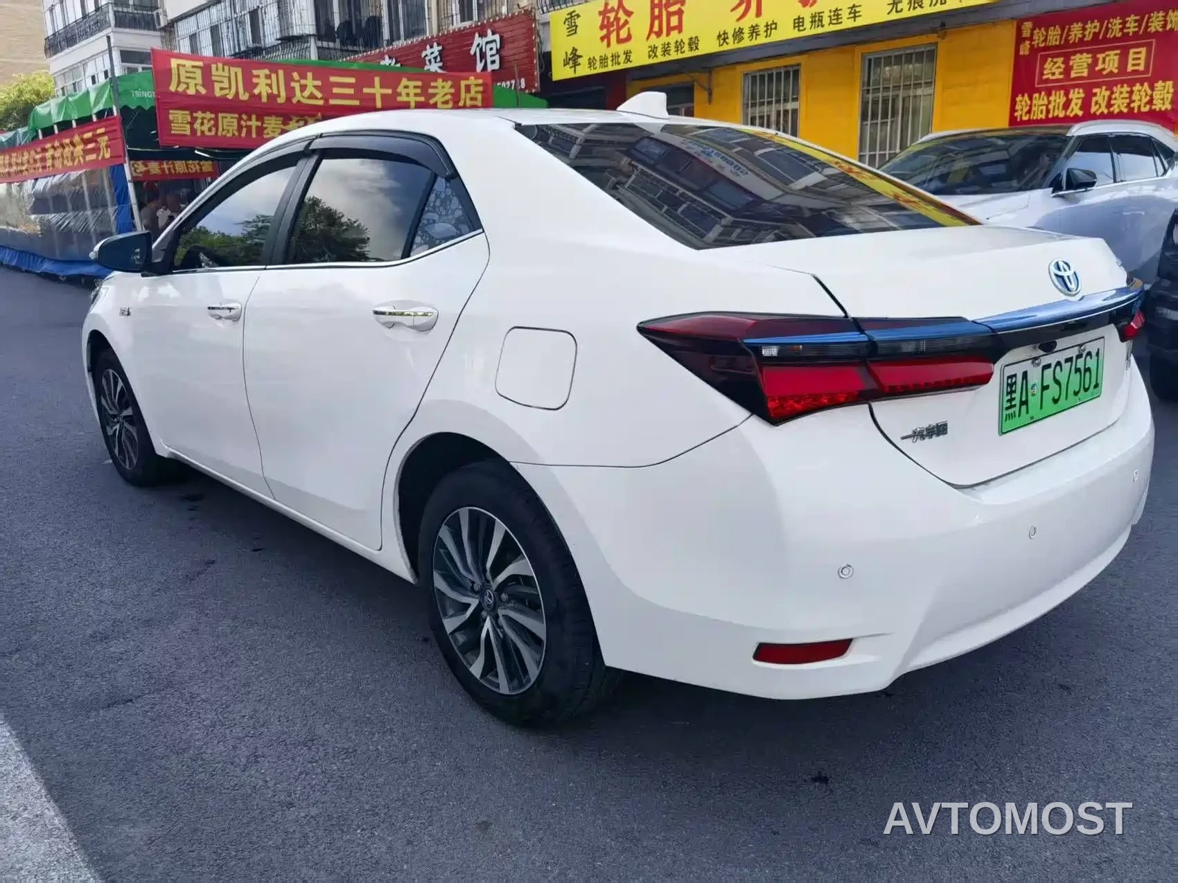 Toyota Corolla Twin Engine E+ 2020 1.8L E-CVT Comfort Edition — фото 5