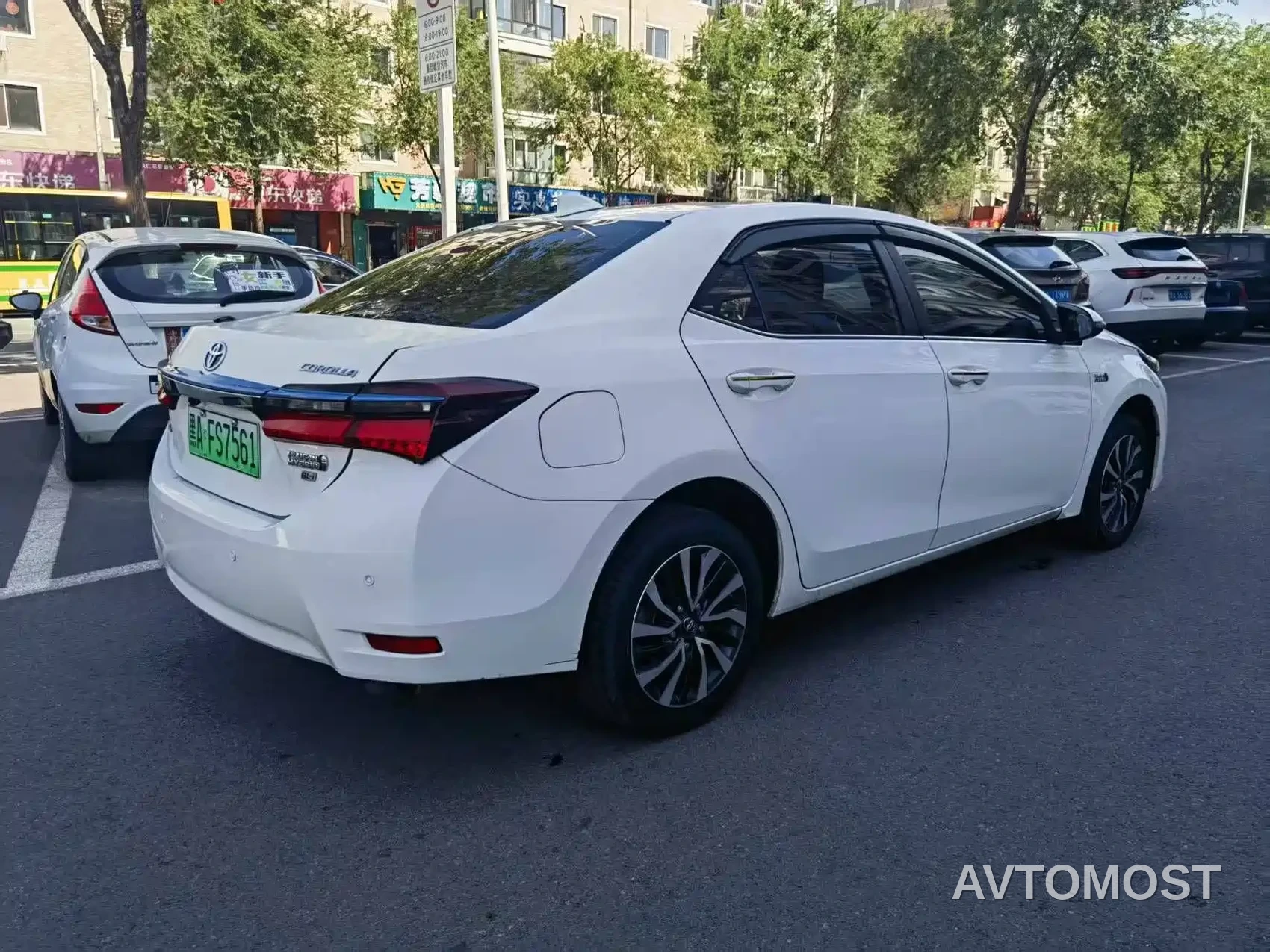 Toyota Corolla Twin Engine E+ 2020 1.8L E-CVT Comfort Edition — фото 6