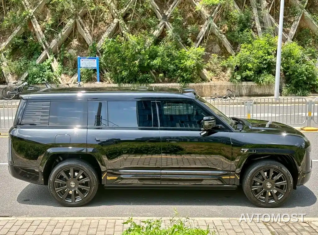 Yangwang U8 L 2025 U8L Base Model — фото 4