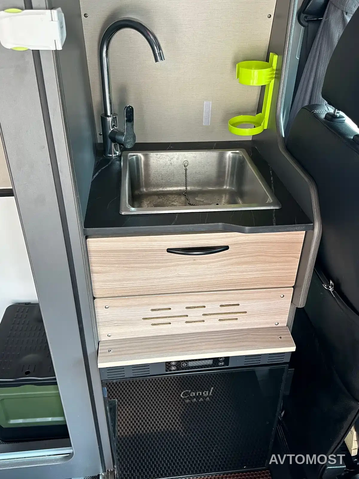 SAIC Maxus V90 RV 2021 2.0T Travel Home V90 Self-Contained Class B RV Luxury Transverse Bed — фото 15