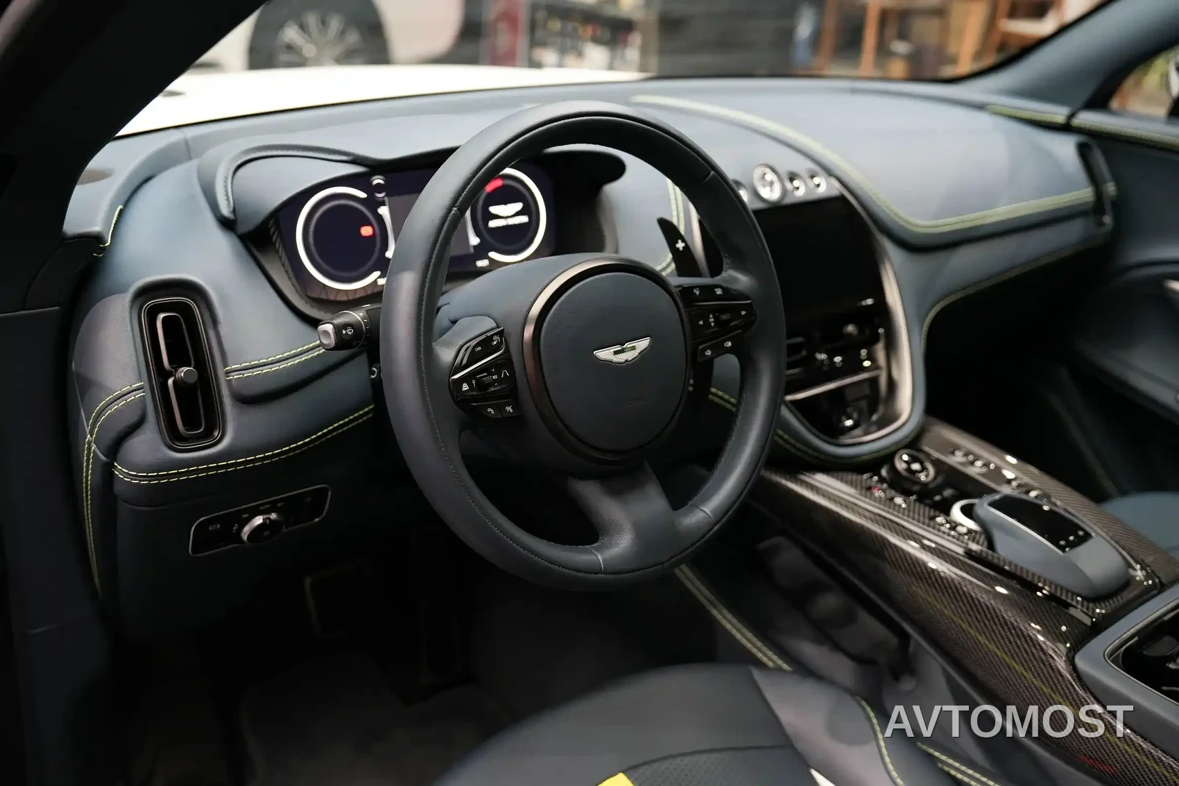 Aston Martin DBX 2023 Model 4.0T V8 707 — фото 17