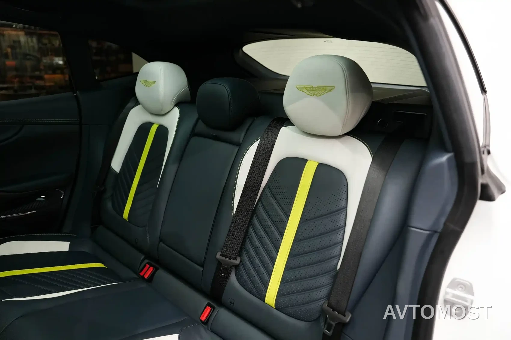 Aston Martin DBX 2023 Model 4.0T V8 707 — фото 19
