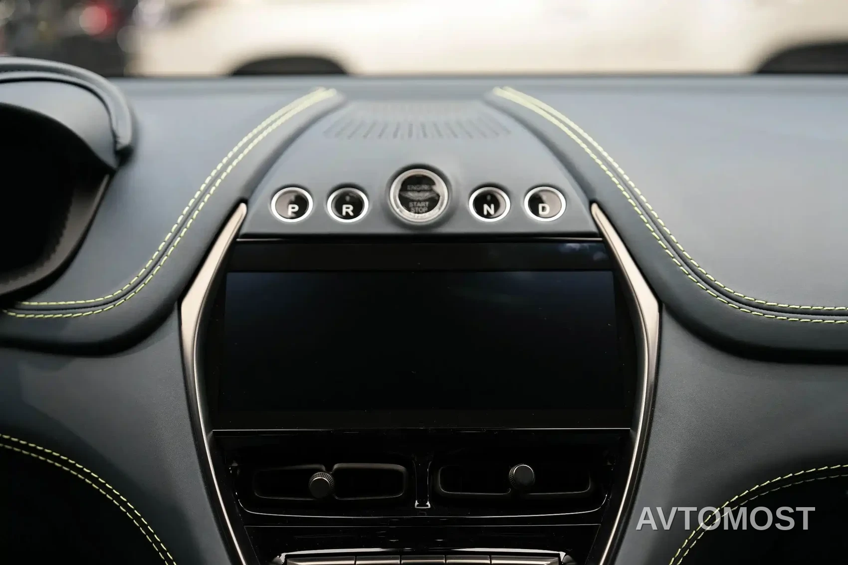 Aston Martin DBX 2023 Model 4.0T V8 707 — фото 25