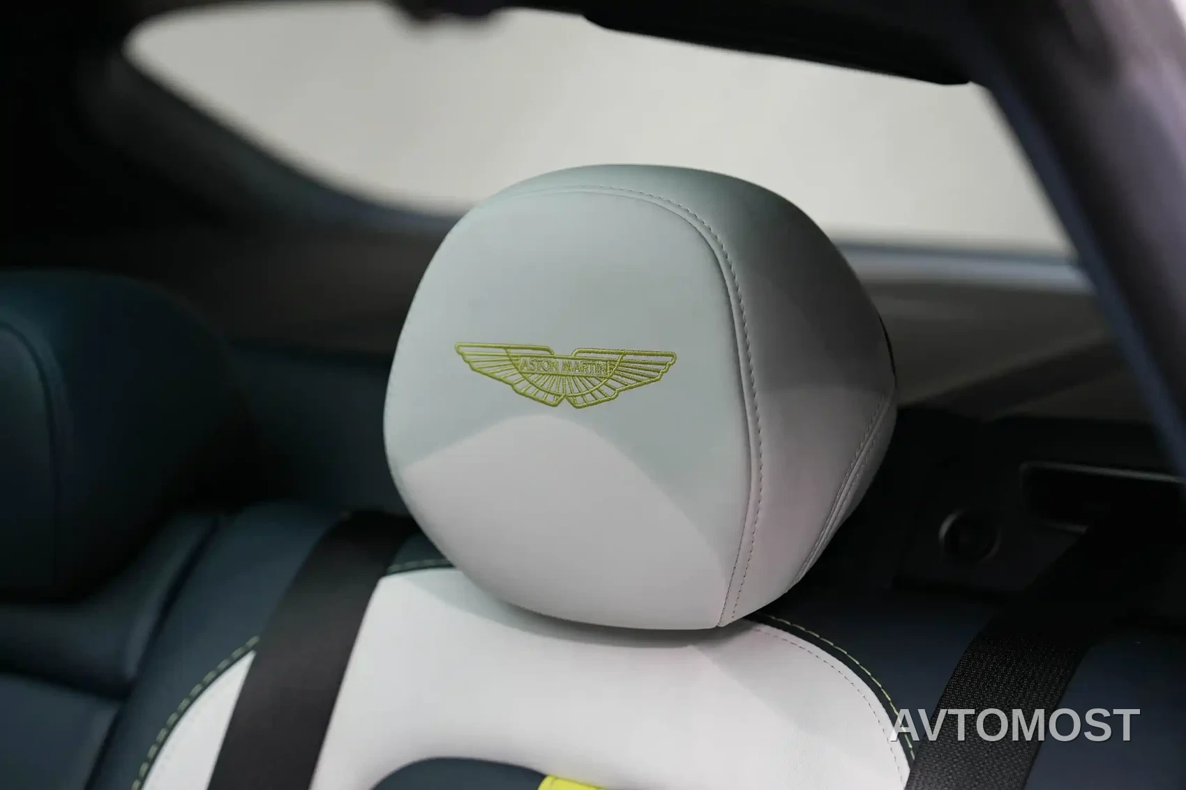 Aston Martin DBX 2023 Model 4.0T V8 707 — фото 27