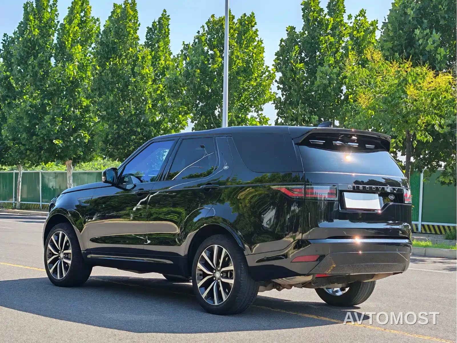 Land Rover Discovery 2024 360PS Dynamic SE — фото 7