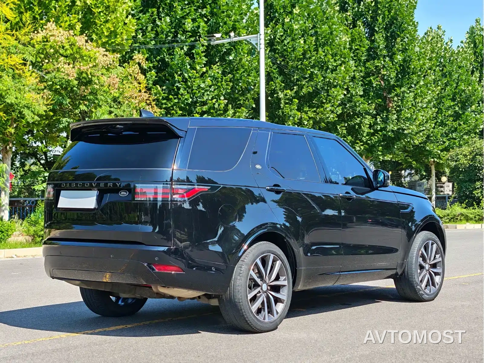 Land Rover Discovery 2024 360PS Dynamic SE — фото 9
