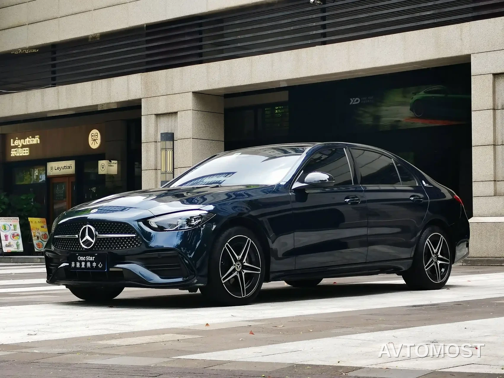 Mercedes-Benz C-Class 2023 C 260 L Night Edition Sport — фото 1