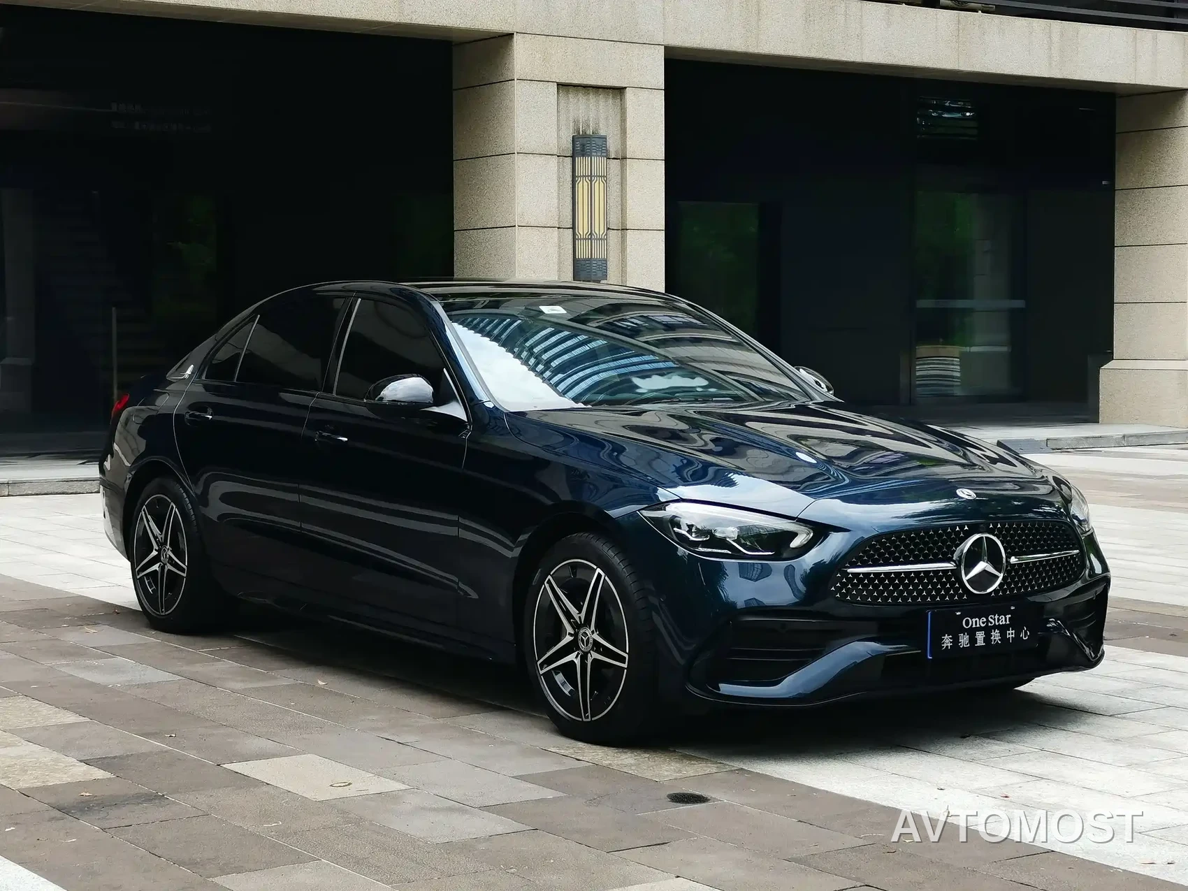 Mercedes-Benz C-Class 2023 C 260 L Night Edition Sport — фото 3
