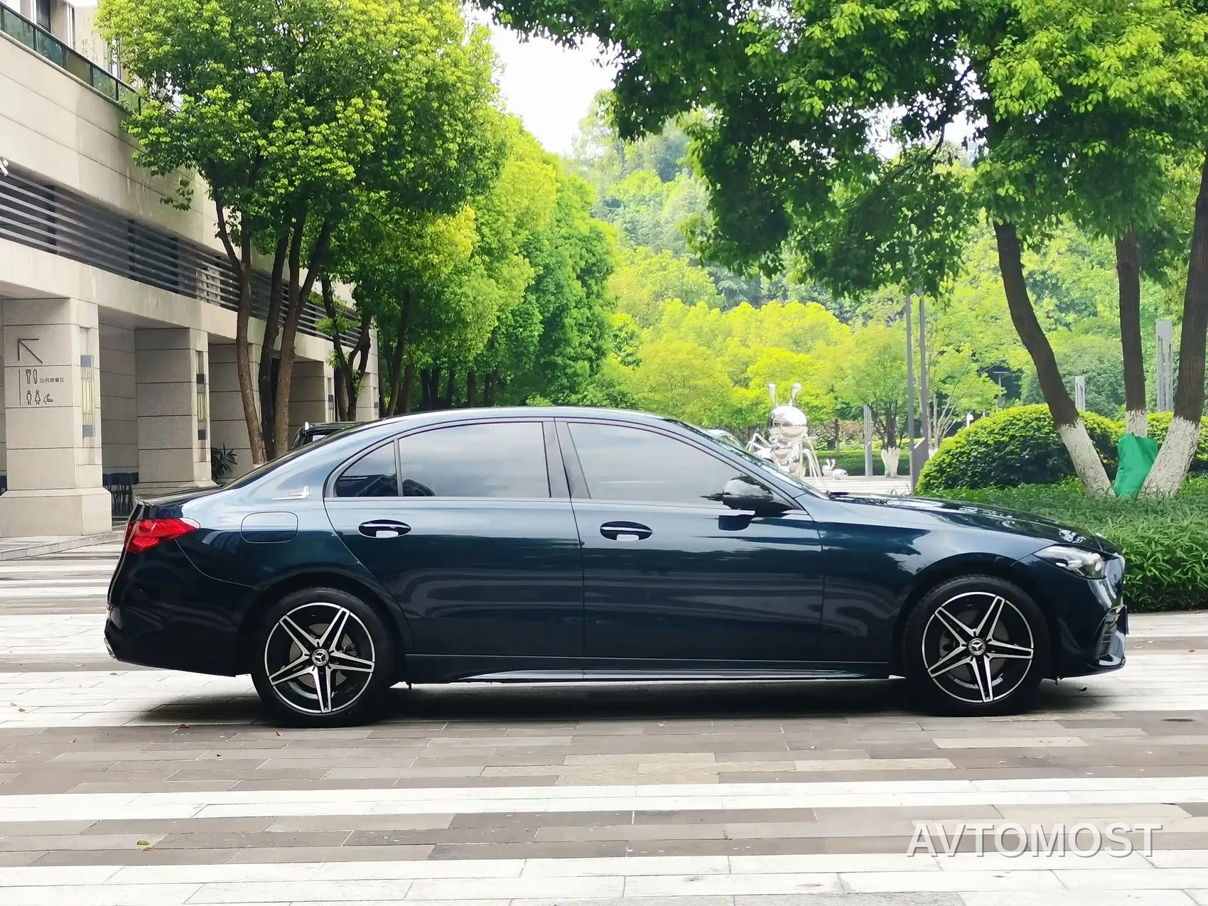 Mercedes-Benz C-Class 2023 C 260 L Night Edition Sport — фото 4