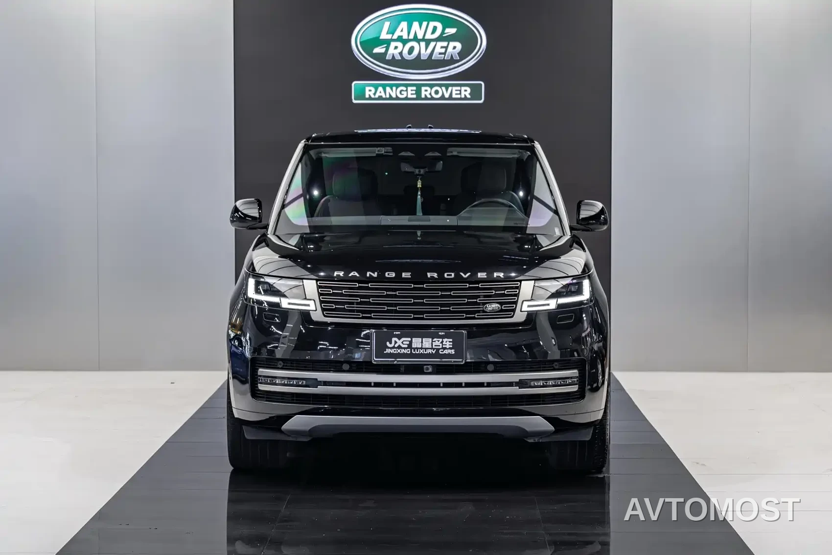 Land Rover Range Rover 2023 3.0 L6 360PS Golden Age Edition — фото 2