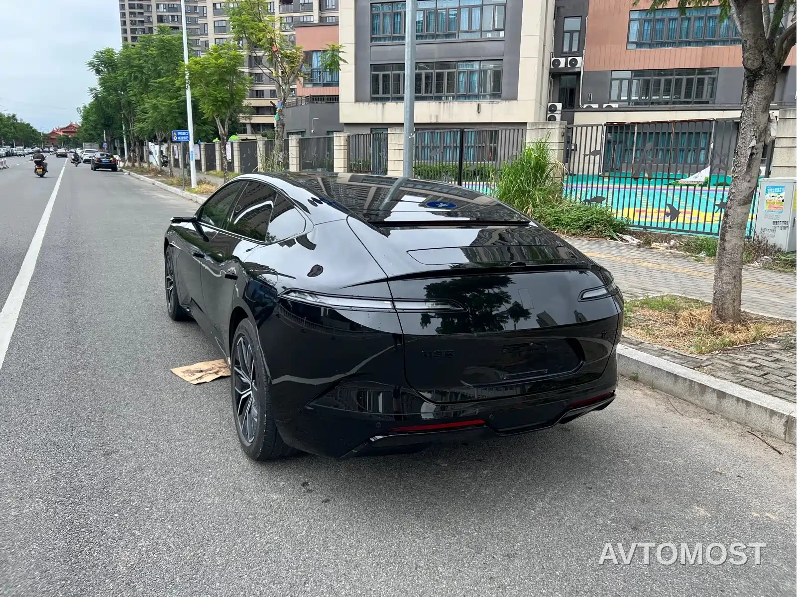Avatr 12 2023 Model 700 Triple Laser RWD Luxury Edition — фото 6