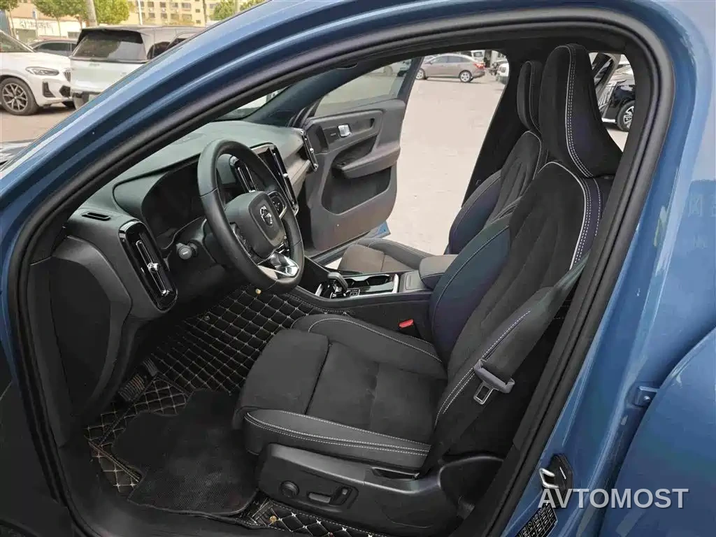 Volvo C40 2022 Long Range Edition PRO — фото 5