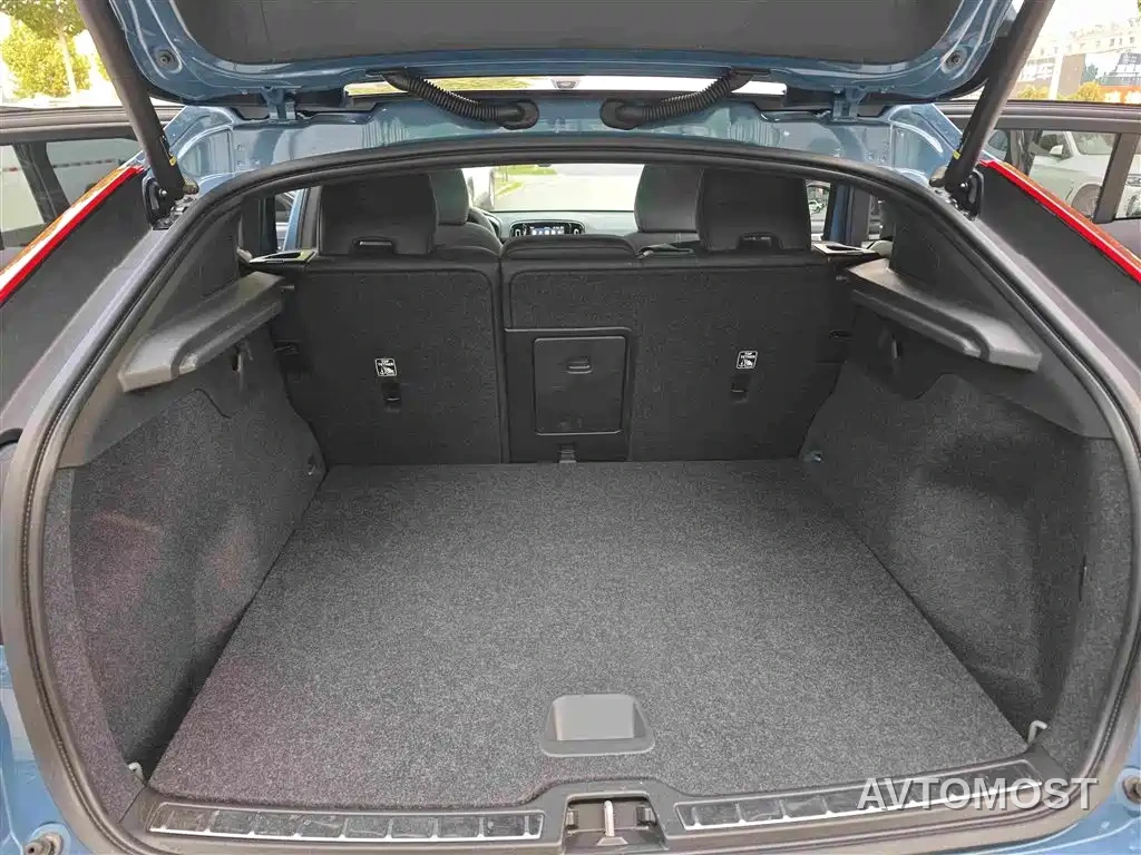 Volvo C40 2022 Long Range Edition PRO — фото 7
