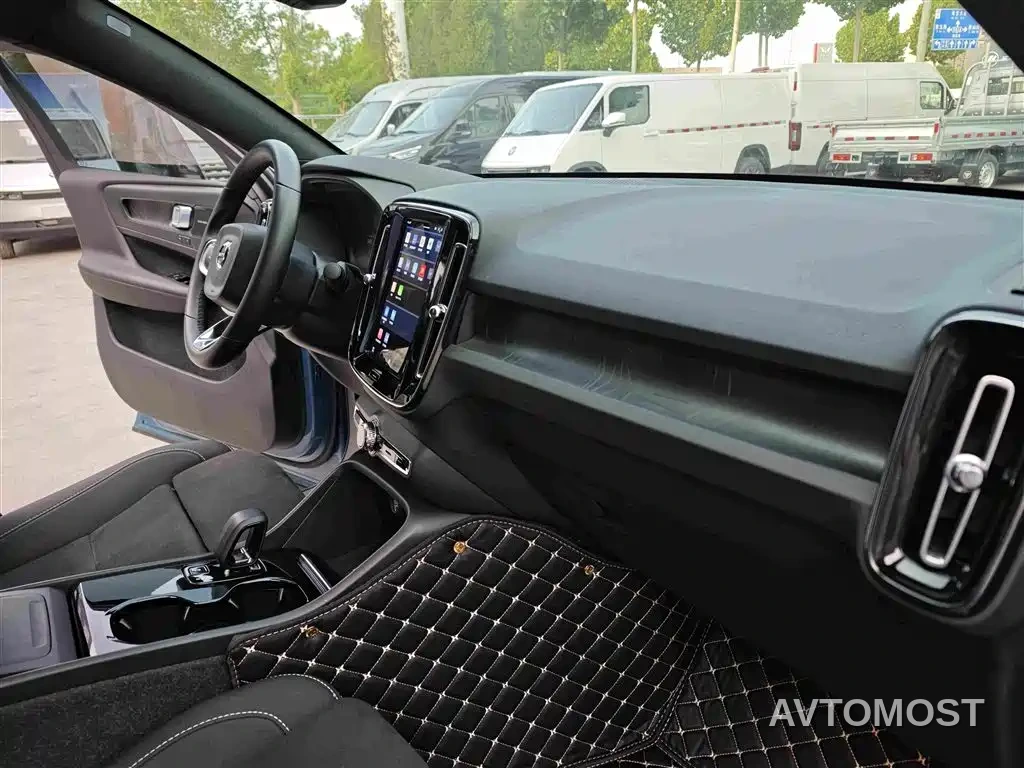 Volvo C40 2022 Long Range Edition PRO — фото 11