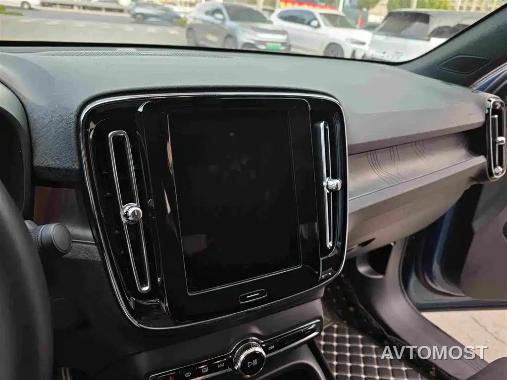 Volvo C40 2022 Long Range Edition PRO — фото 12