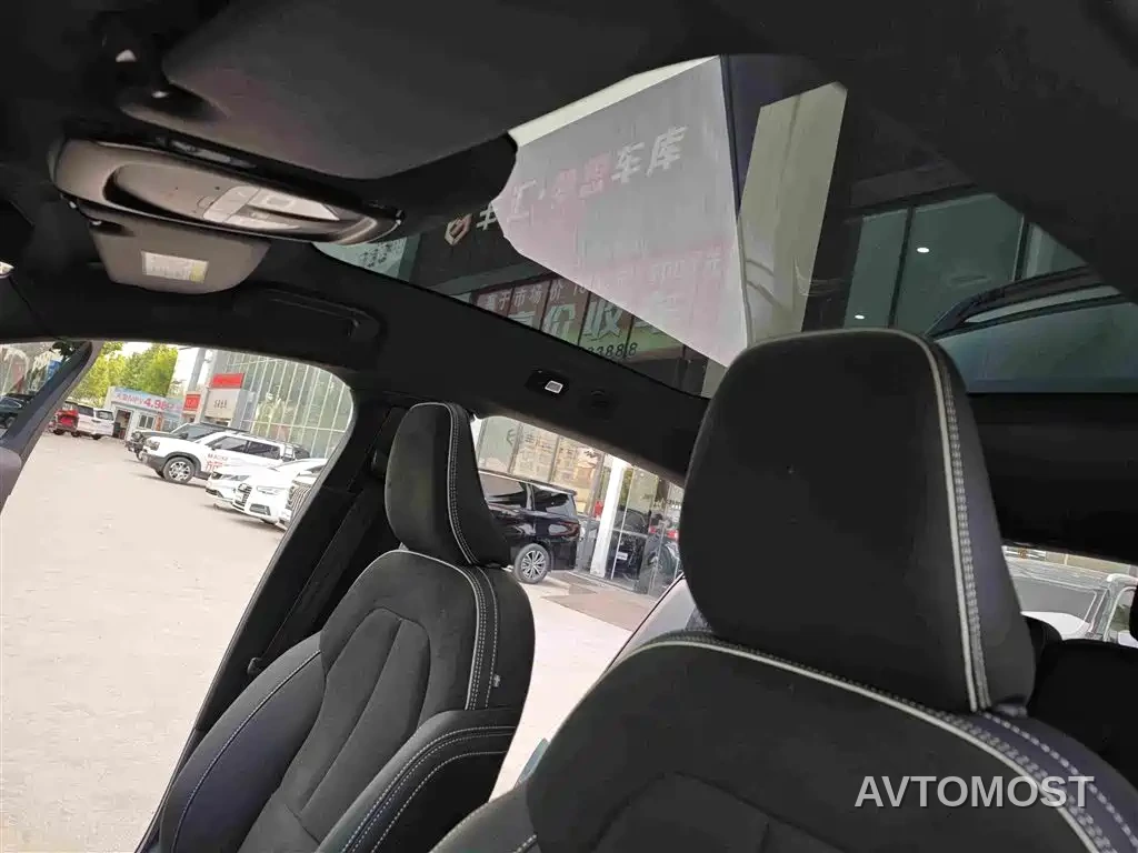 Volvo C40 2022 Long Range Edition PRO — фото 14