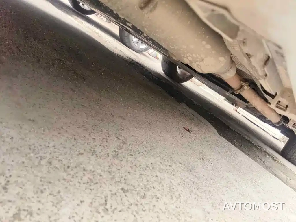 Toyota Sienna 2021 2.5L Hybrid Premium Edition — фото 9