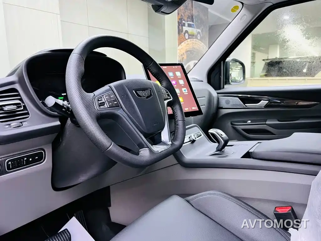 LEVC TX 2023 TX5 Extended Range Travel Edition — фото 7