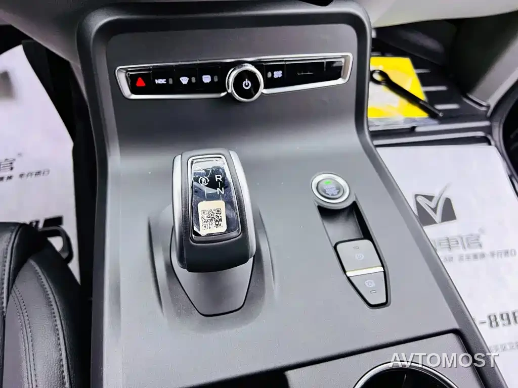 LEVC TX 2023 TX5 Extended Range Travel Edition — фото 11