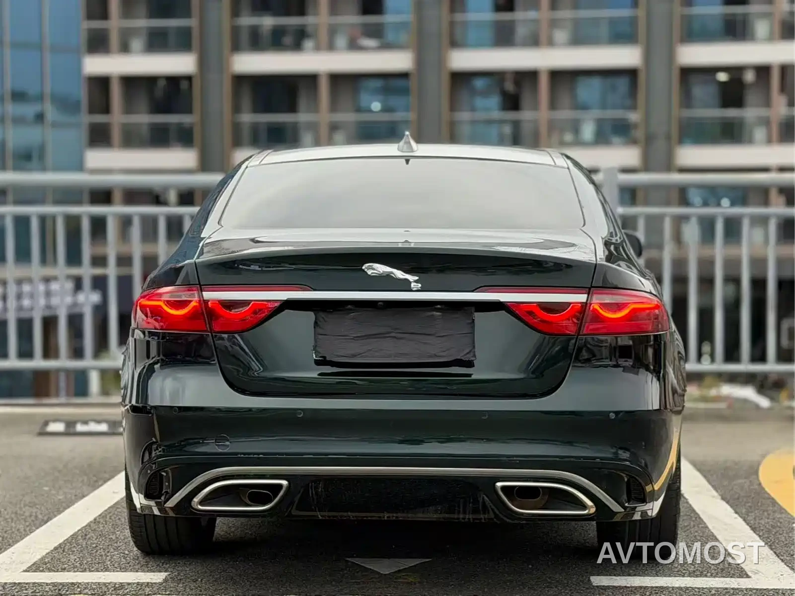 Jaguar XFL 2022 XFL 2.0T P250 2WD Premium Luxury — фото 8