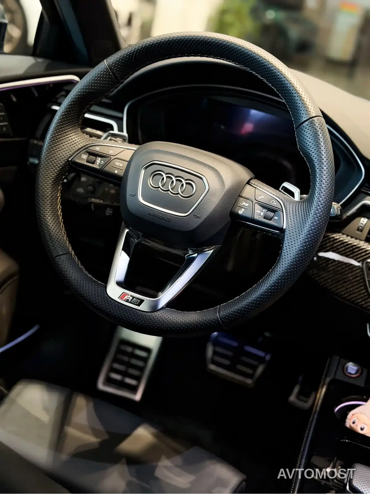 Audi RS 4 2023 Model RS4 Avant Dark Gold Edition — фото 7