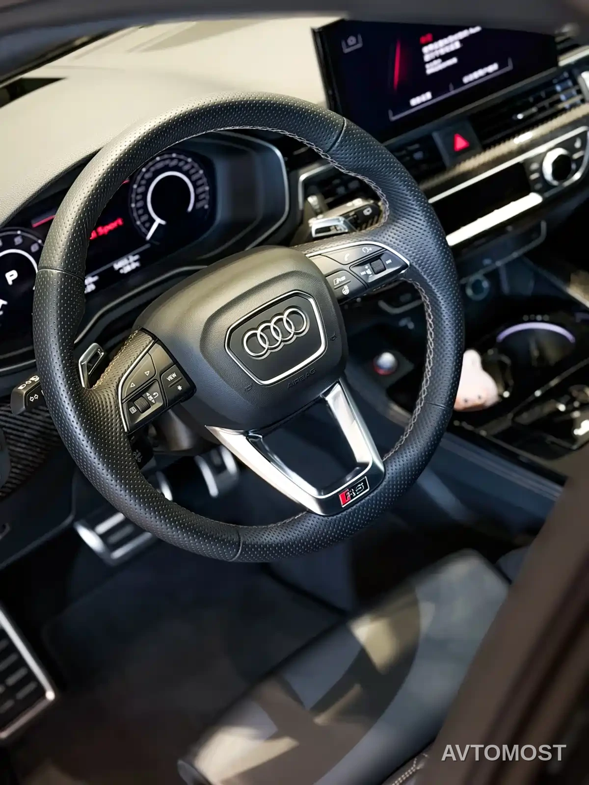 Audi RS 4 2023 Model RS4 Avant Dark Gold Edition — фото 15