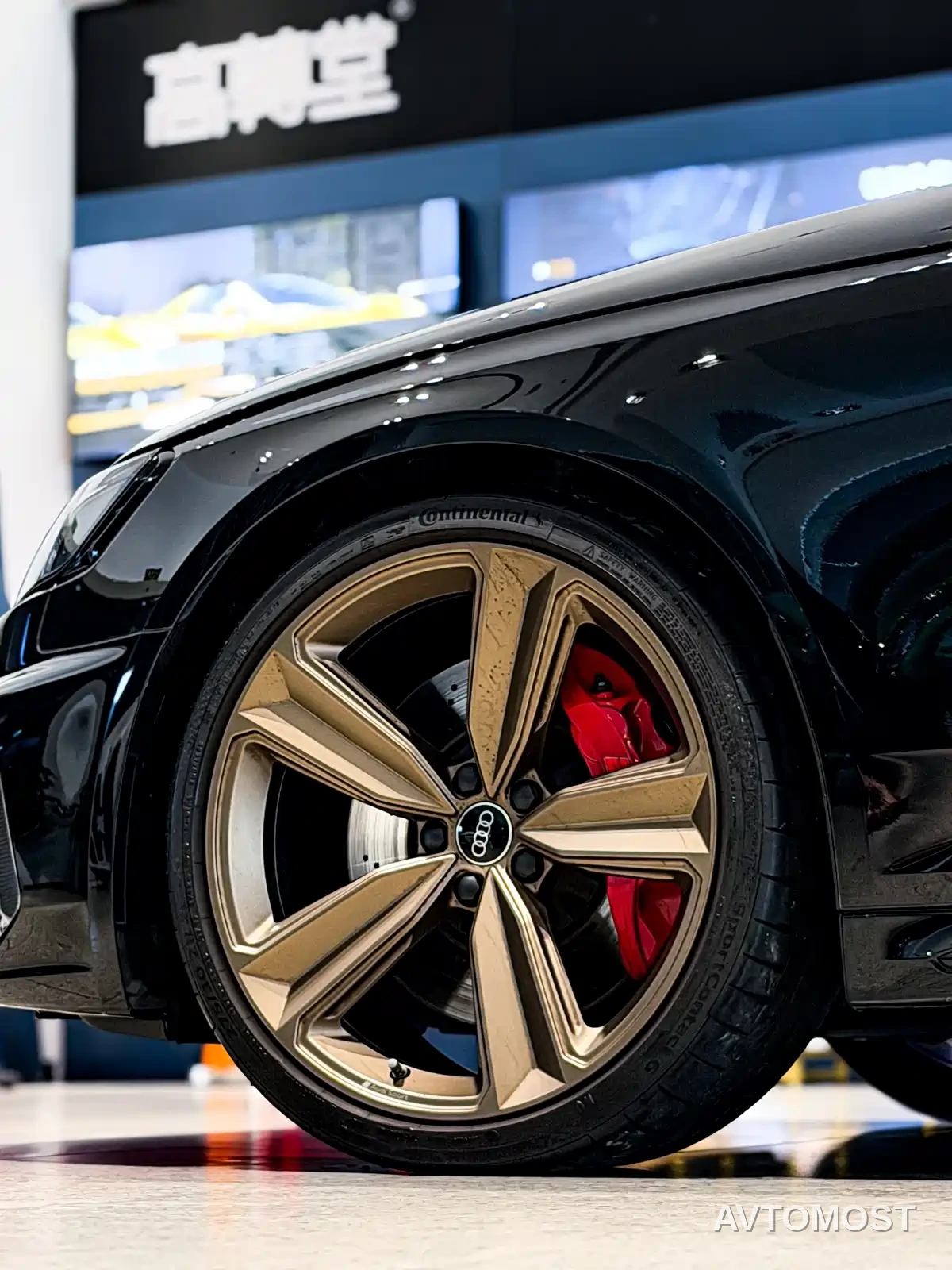 Audi RS 4 2023 Model RS4 Avant Dark Gold Edition — фото 18