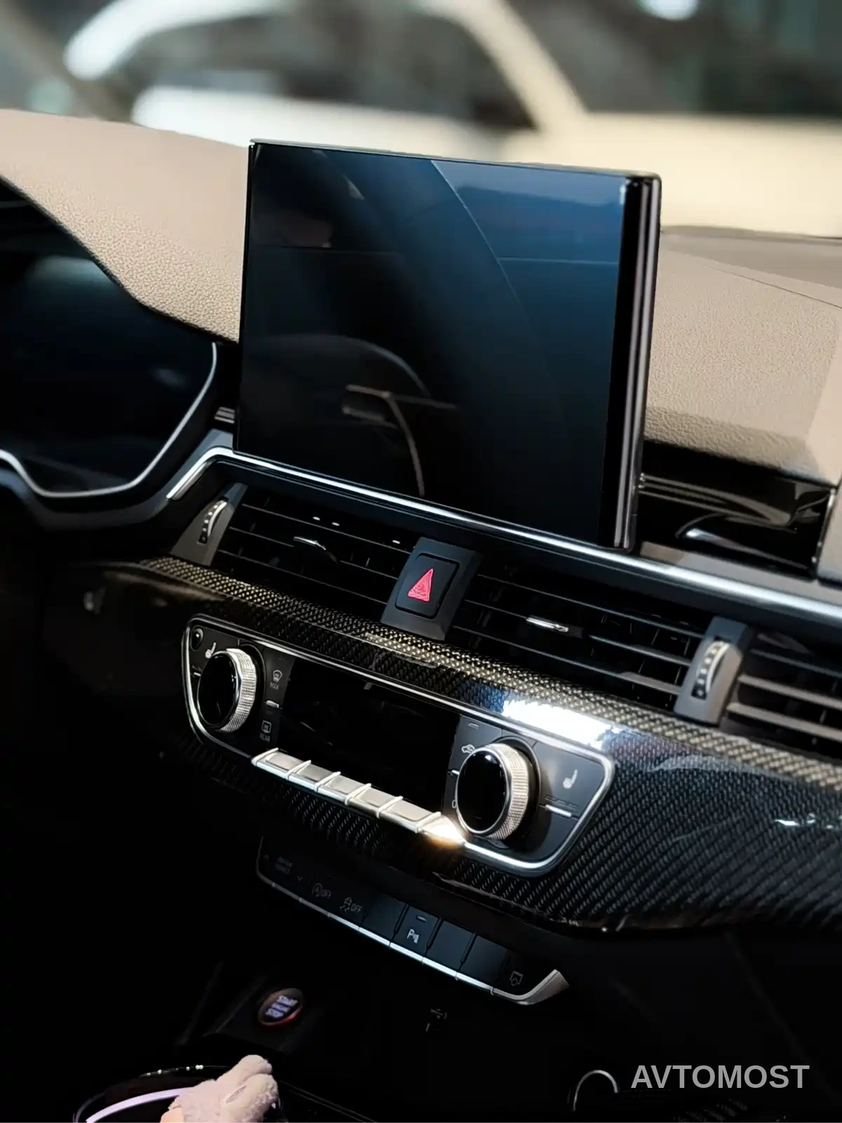 Audi RS 4 2023 Model RS4 Avant Dark Gold Edition — фото 24