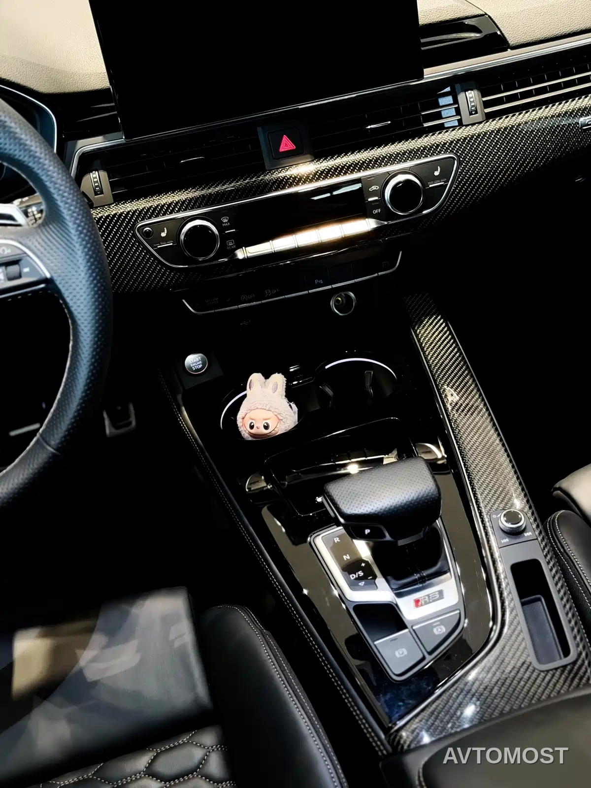 Audi RS 4 2023 Model RS4 Avant Dark Gold Edition — фото 28