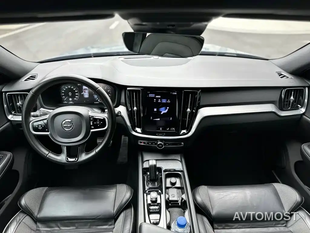 Volvo V60 2021 B5 Zhiyuan Sport Edition — фото 8
