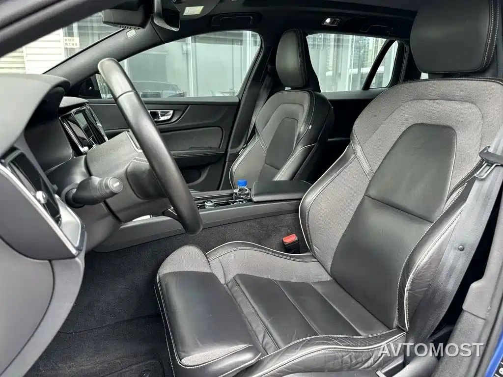 Volvo V60 2021 B5 Zhiyuan Sport Edition — фото 10