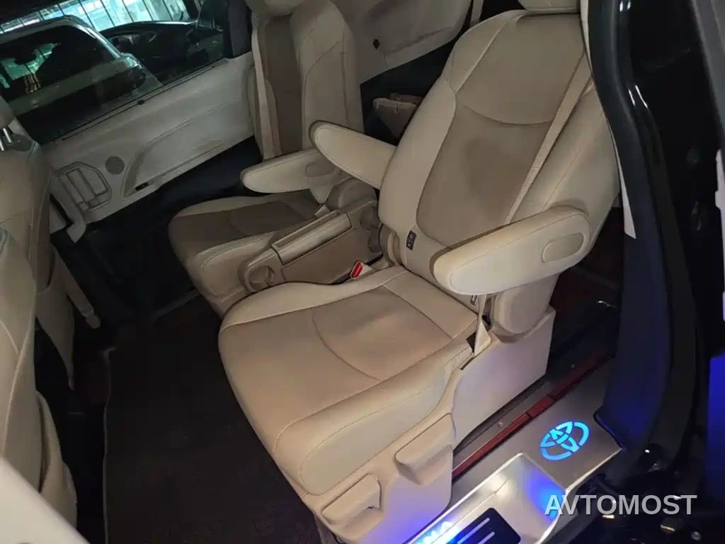 Toyota Sienna 2021 2.5L Hybrid Luxury Edition — фото 14
