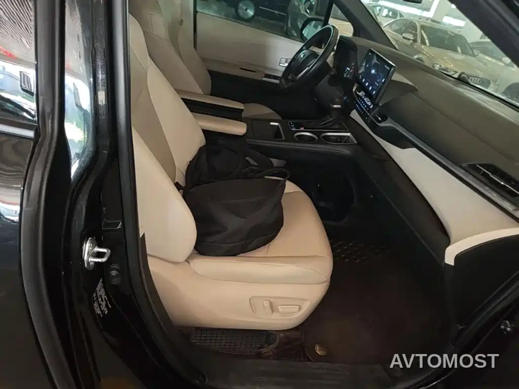 Toyota Sienna 2021 2.5L Hybrid Luxury Edition — фото 22