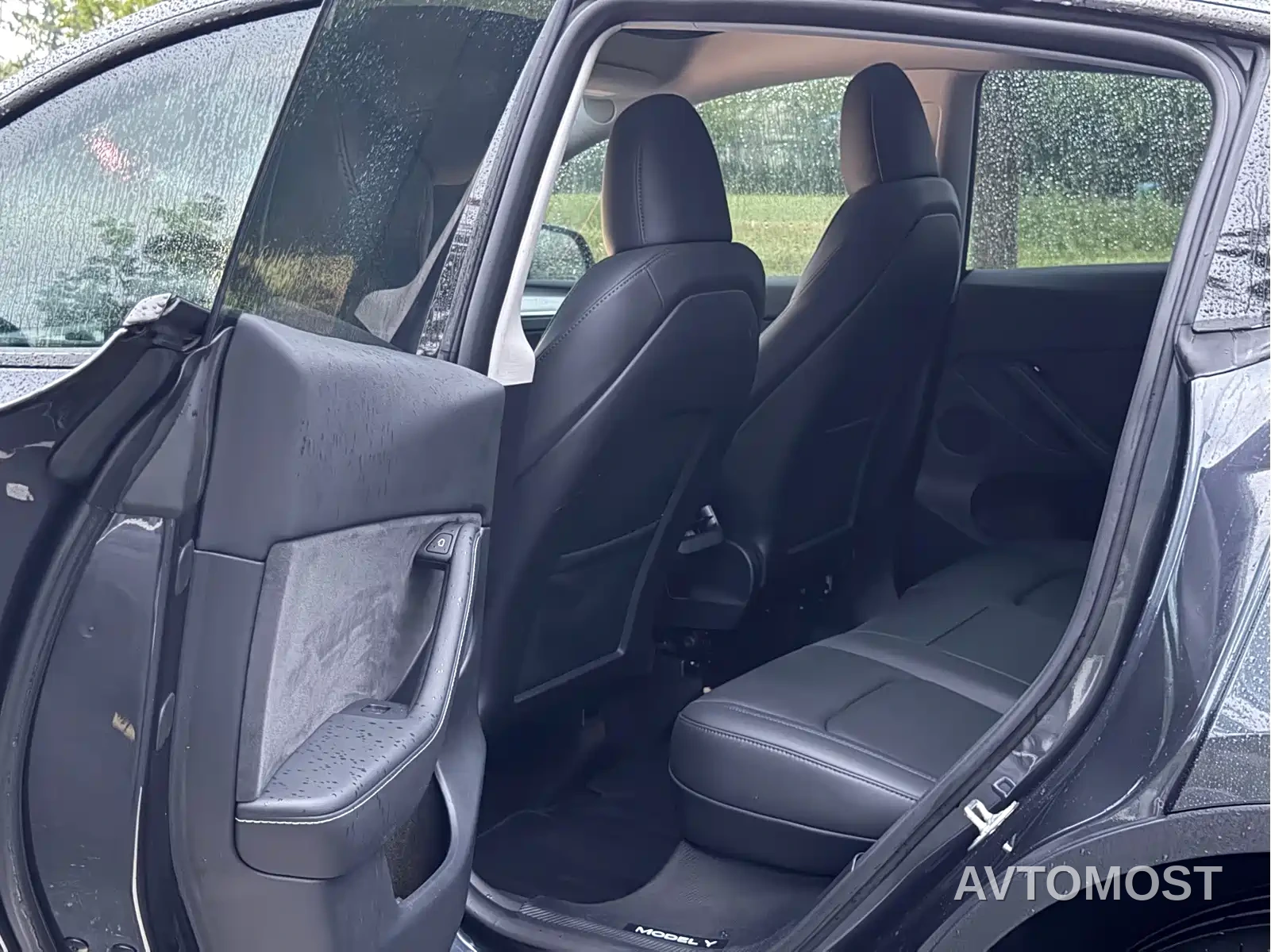 Tesla Model Y 2024 Rear-Wheel Drive Version — фото 10