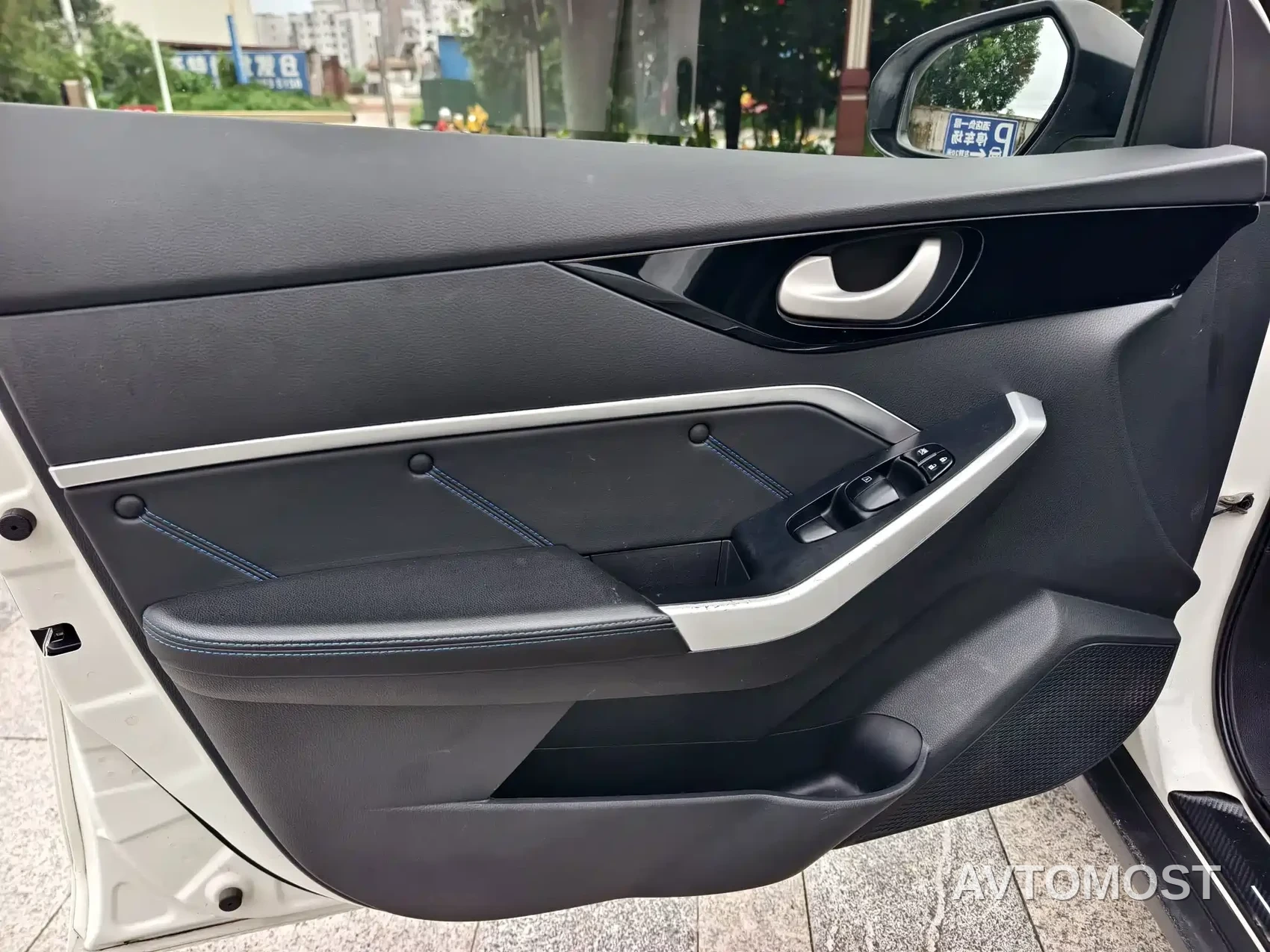 Venucia D60EV 2022 Standard Range Comfort Edition — фото 19