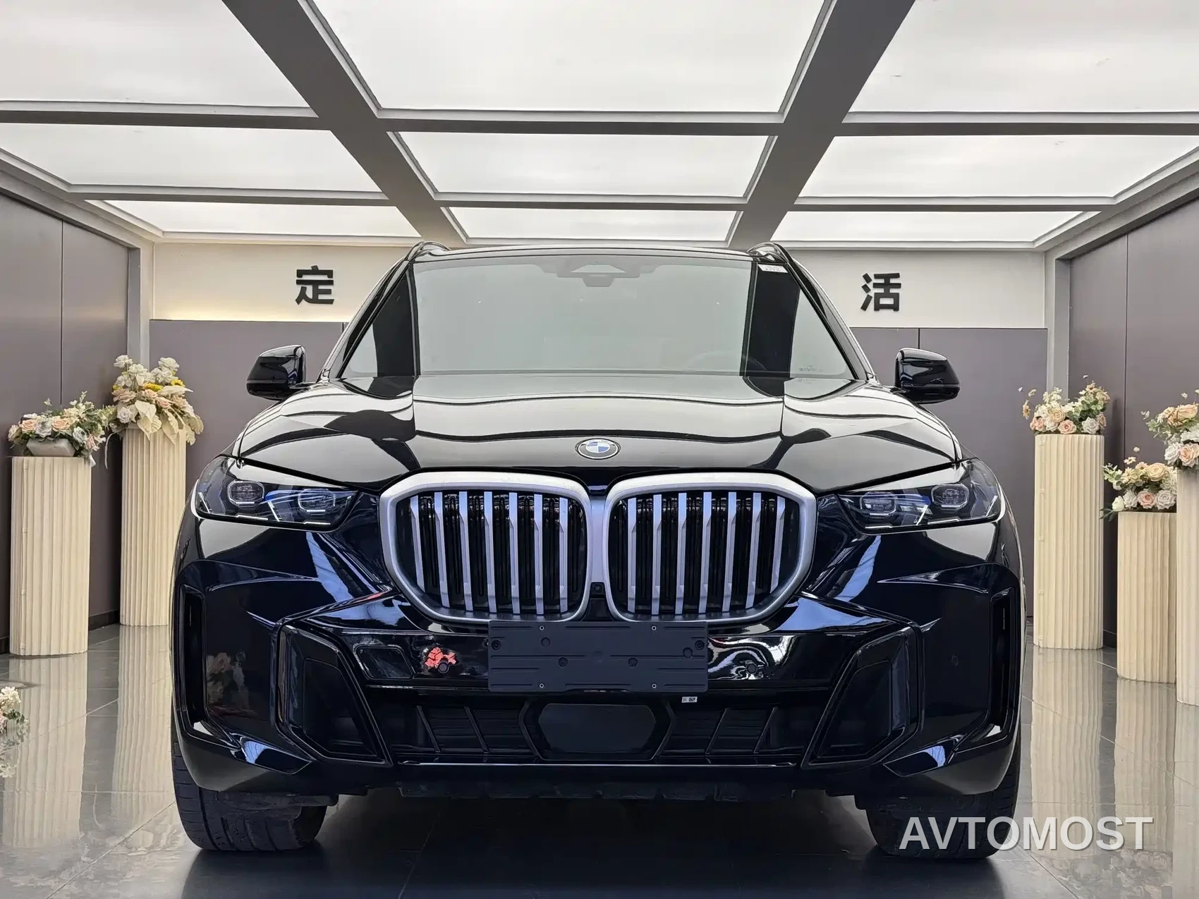 BMW X5 2023 xDrive 40Li M Sport Package — фото 1