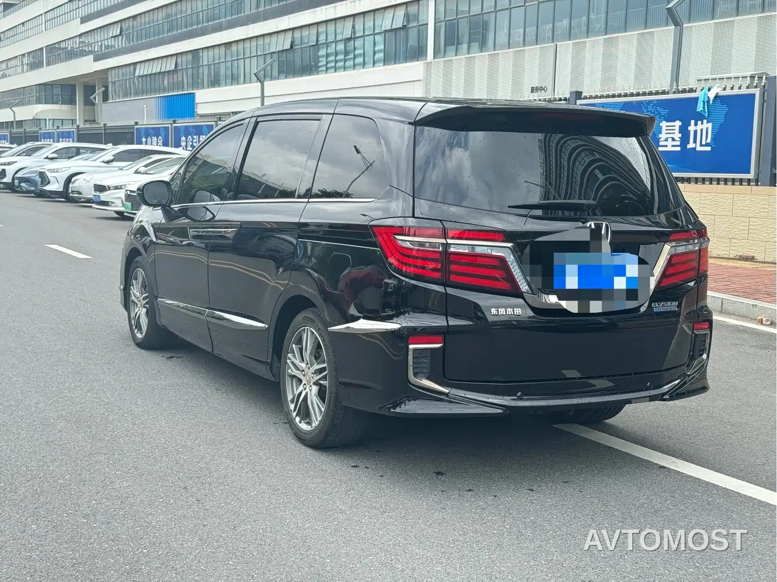 Honda Elysion 2019 2.0L Hybrid Luxury Edition — фото 9