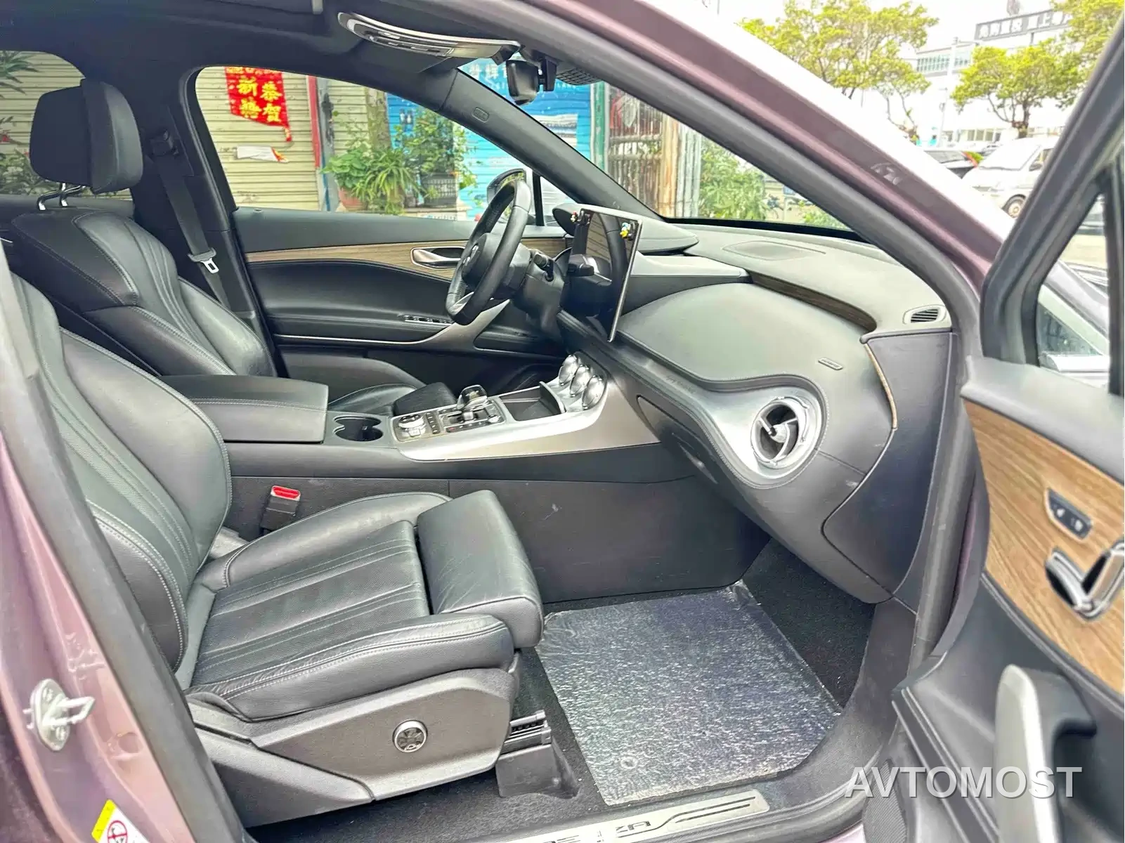 Denza X 2020 Model PHEV Flagship Edition — фото 9