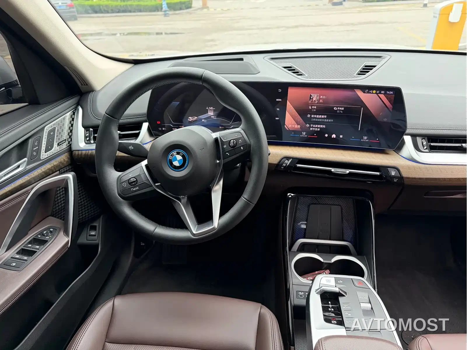 BMW iX1 2023 xDrive30L X Design Package — фото 9