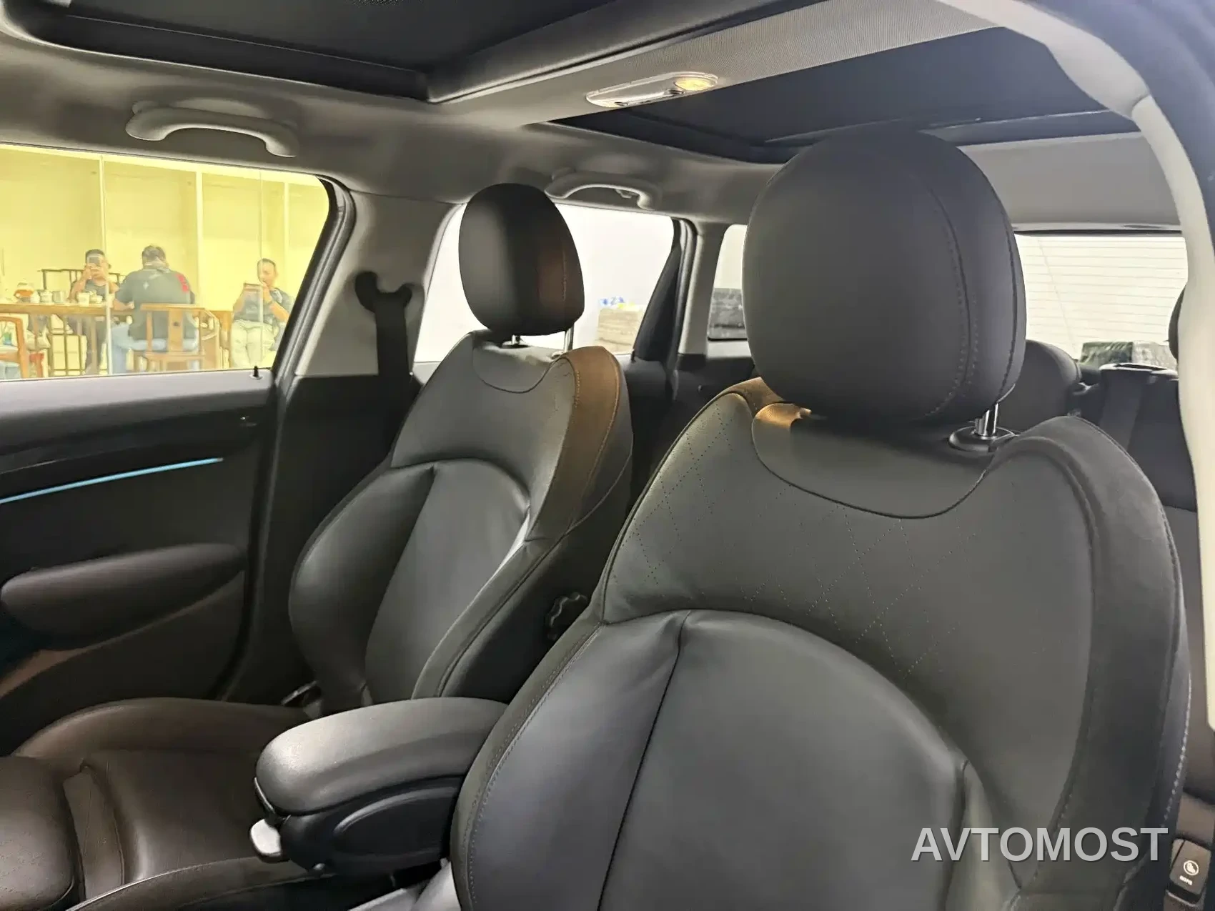 MINI 2022 1.5T COOPER 5-Door The Coopers Commemorative Edition — фото 11